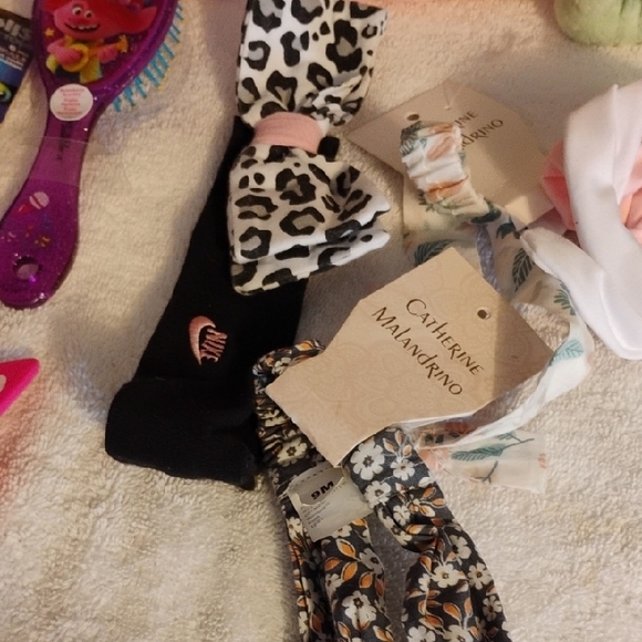 Pink and Green Kids Hair Accessories Set - Picture 9 of 11